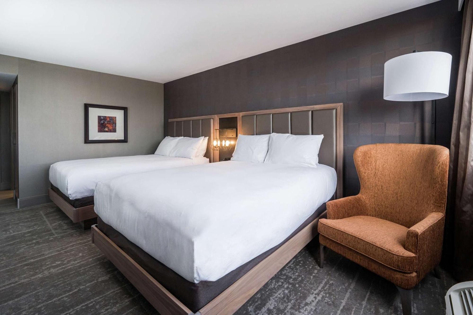 Hotel DoubleTree by Hilton Kitchener Exterior foto