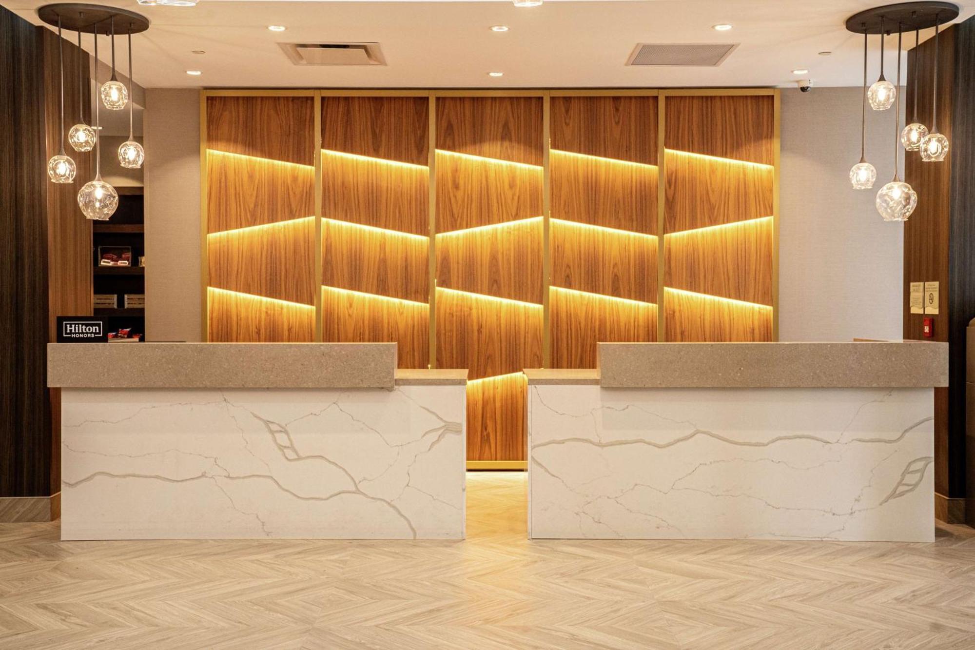 Hotel DoubleTree by Hilton Kitchener Exterior foto