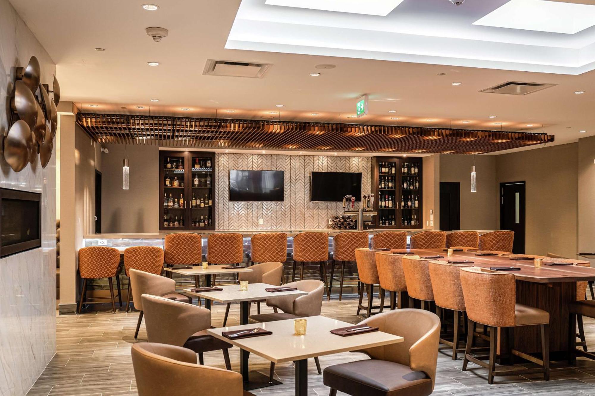 Hotel DoubleTree by Hilton Kitchener Exterior foto