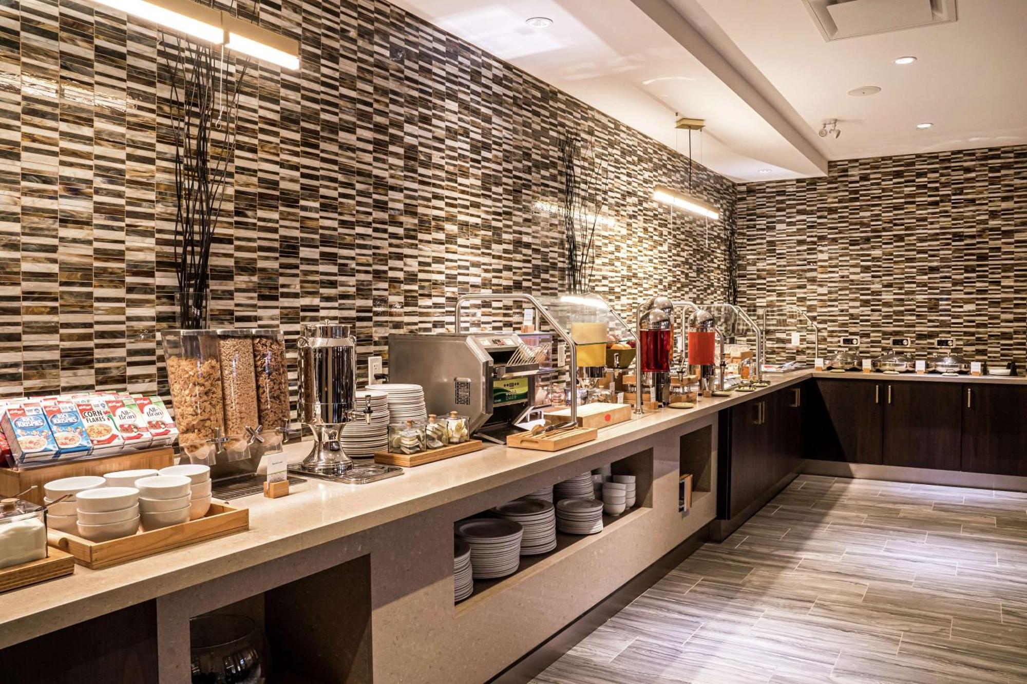Hotel DoubleTree by Hilton Kitchener Exterior foto