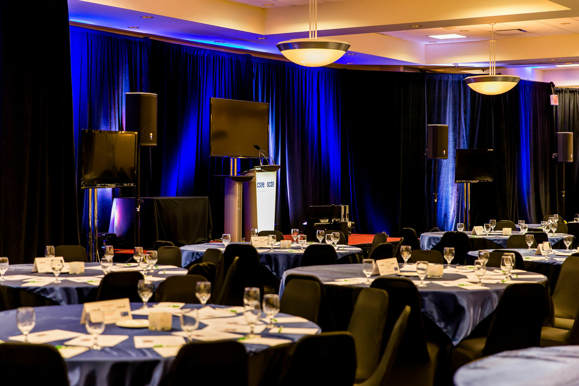 Hotel DoubleTree by Hilton Kitchener Exterior foto