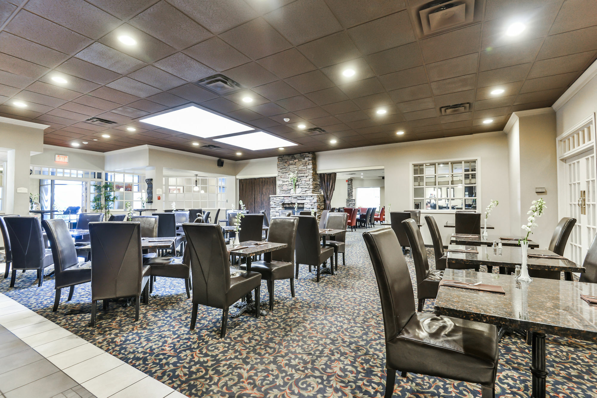 Hotel DoubleTree by Hilton Kitchener Exterior foto